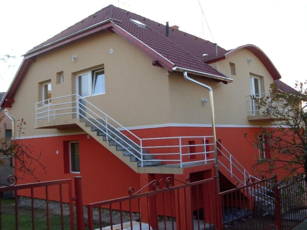 Eden Vendeghaz Hotell Miskolc Exteriör bild
